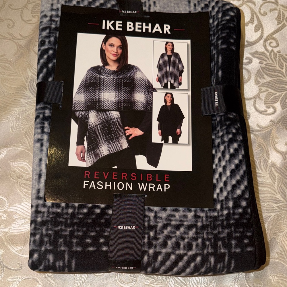 Ike Behar Black and Gray Reversible Wrap